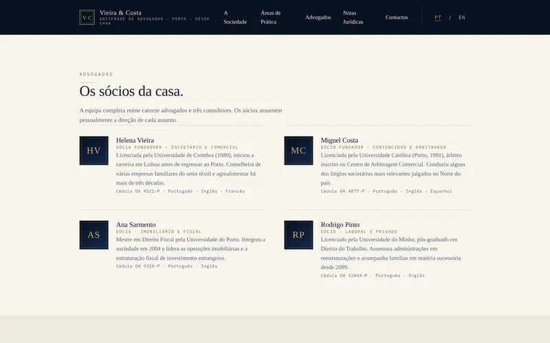 Os sócios: percurso, cédula profissional e línguas de trabalho.